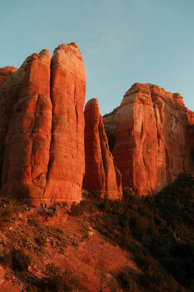 Exploration du désert rouge en Algérie : un voyage hors du temps
